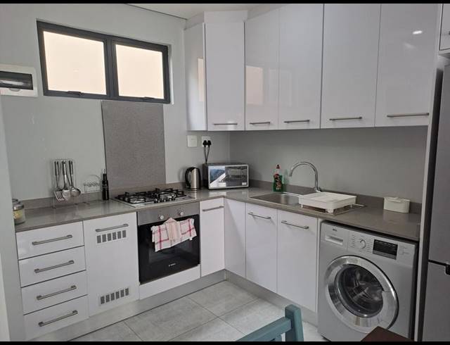 1 BEDROOM PROPERTY TO RENT IN LA MERCY